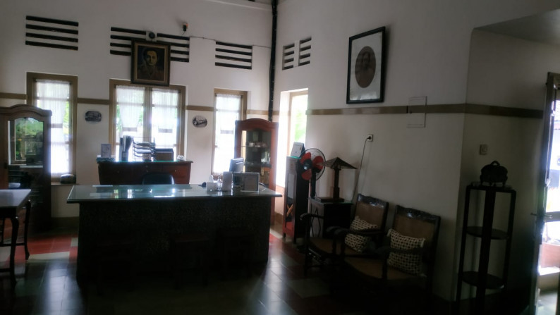 GUEST HOUSE HANYA BEBERAPA METER DARI KAWASAN WISATA MALIOBORO DAN STASIUN TUGU