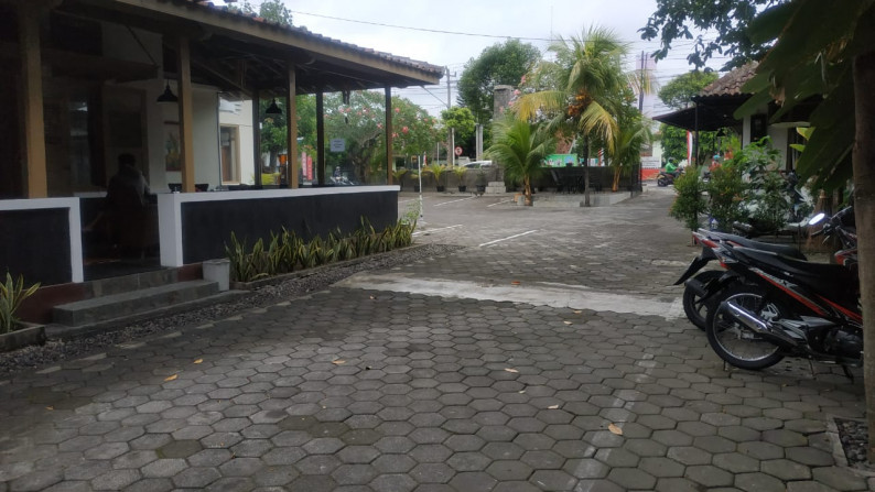 GUEST HOUSE HANYA BEBERAPA METER DARI KAWASAN WISATA MALIOBORO DAN STASIUN TUGU