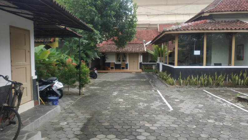 GUEST HOUSE HANYA BEBERAPA METER DARI KAWASAN WISATA MALIOBORO DAN STASIUN TUGU