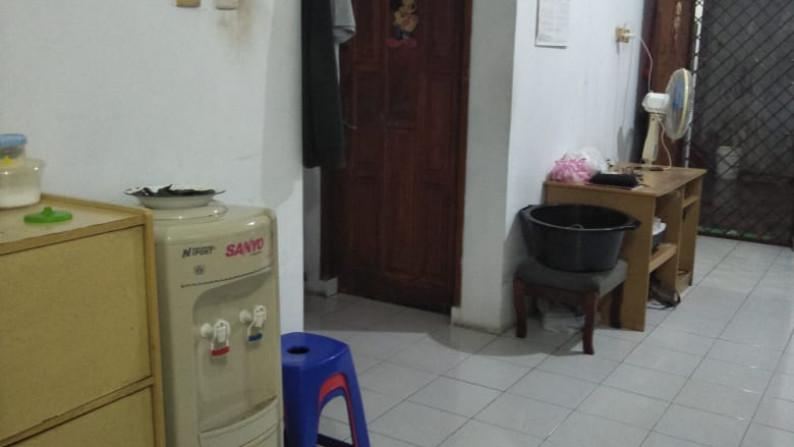 Rumah Mangga Besar Kota, Jl Ekonomi Dwiwarna, Luas 7x17m2