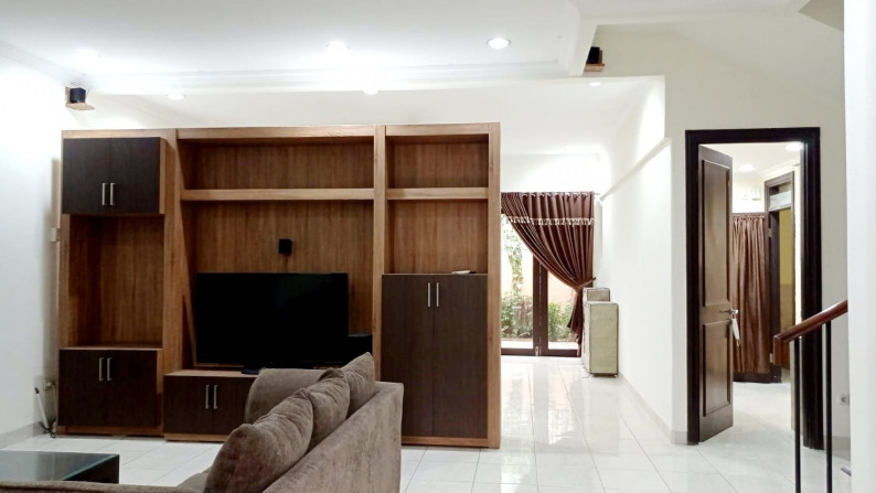 Disewakan Rumah Taman Rolling Hill - Lippo Karawaci