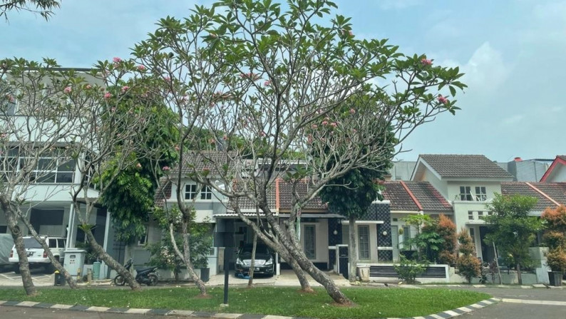 Rumah  rapih bersih siap huni lokasi strategis