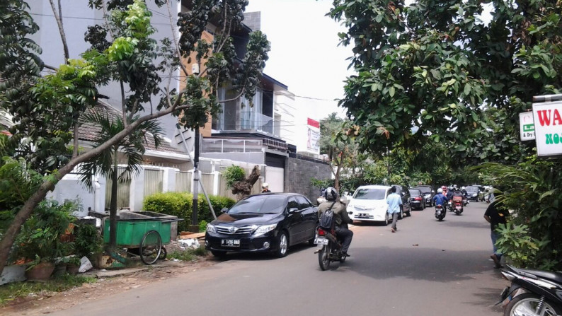 DIJUAL RUMAH JL CIKATOMAS KEBAYORAN BARU JAKARTA SELATAN