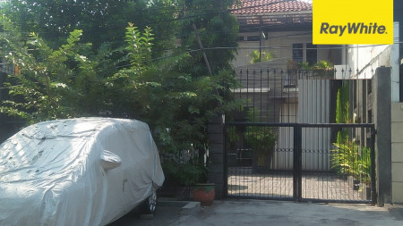 Dijual Rumah 2 lantai Pusat Kota di Jalan Cempaka, Surabaya