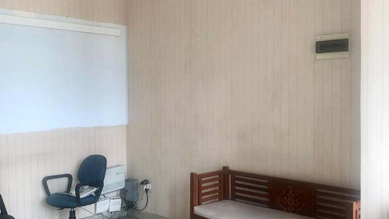 Rumah Ex kantor Summagung , Kelapa Gading Luas 6x18,5m2