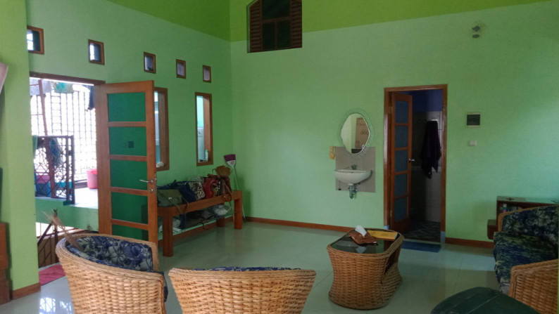 RUMAH TINGGAL DITENGAH KOTA YOGYA DEKAT SMP N 10 YOGYAKARTA