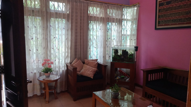 RUMAH TINGGAL DITENGAH KOTA YOGYA DEKAT SMP N 10 YOGYAKARTA