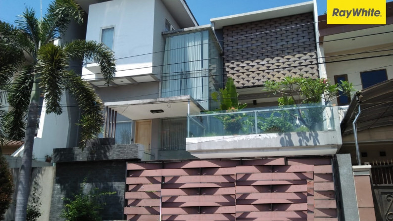 Dijual Rumah 3 lantai di Jalan Kelantan, Perak, Surabaya