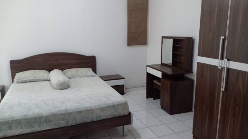 DISEWAKAN Apartemen 3+1 BR, siap huni, rapih di Taman Rasuna *0008-JOH*