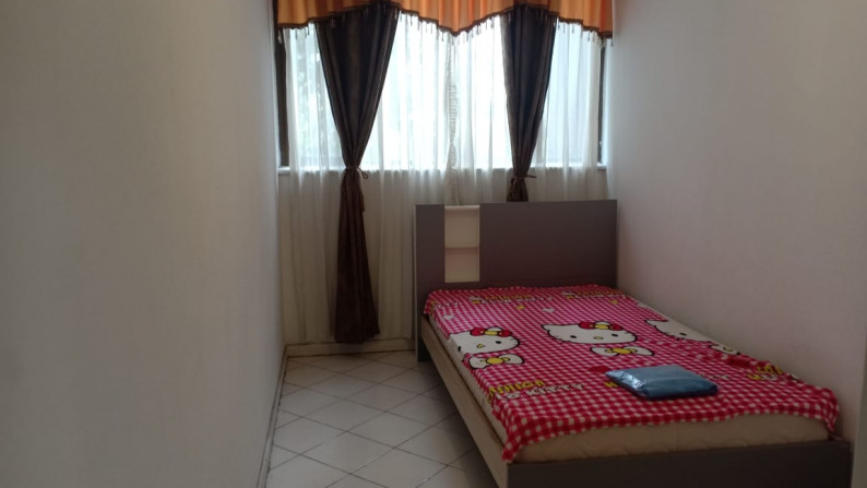 DISEWAKAN Apartemen 3+1 BR, siap huni, rapih di Taman Rasuna *0008-JOH*