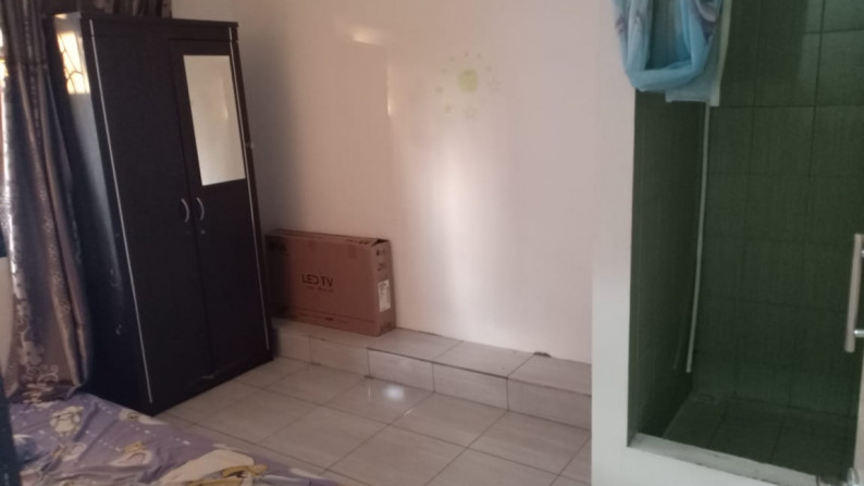 Rumah kost 8 KT, siap huni, lokasi strategis *0007-JOH*