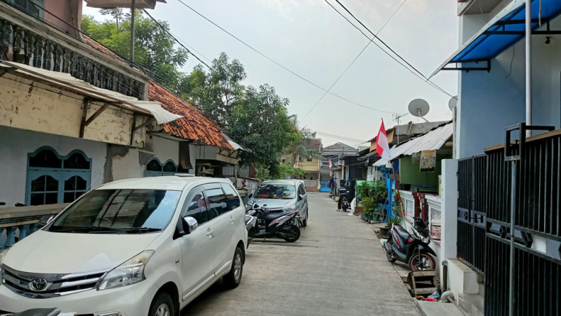 Rumah Kost 19 KT, bagus, rapuh dilokasi strategis *0003-CHR*