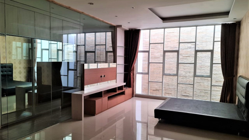 Rumah bagus, semi furnish dan siap huni *0004-MAR*