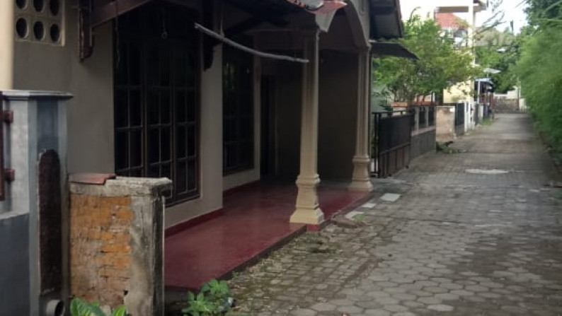 TANAH DAN BANGUNAN DI JL MAGELANG, DEKAT JOMBOR, SLEMAN