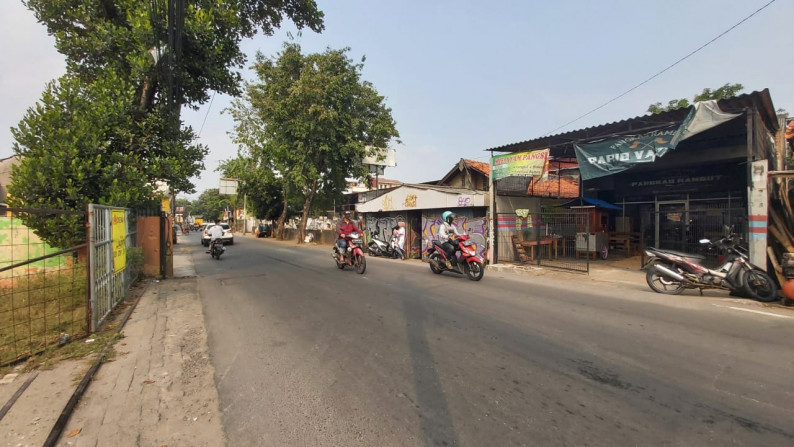 Rumah di lokasi strategis di jalan ramai Jl. Utan Jati - RWCG/2021/06/0003-GANLUC