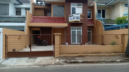 Rumah siap huni, sudah renov, boulevard dan strategis *0002-JOH*