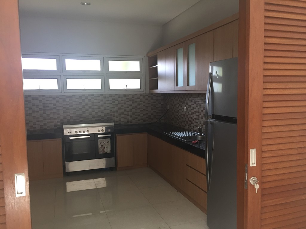 DISEWA RUMAH JL CIOMAS KEBAYORAN BARU JAKARTA SELATAN