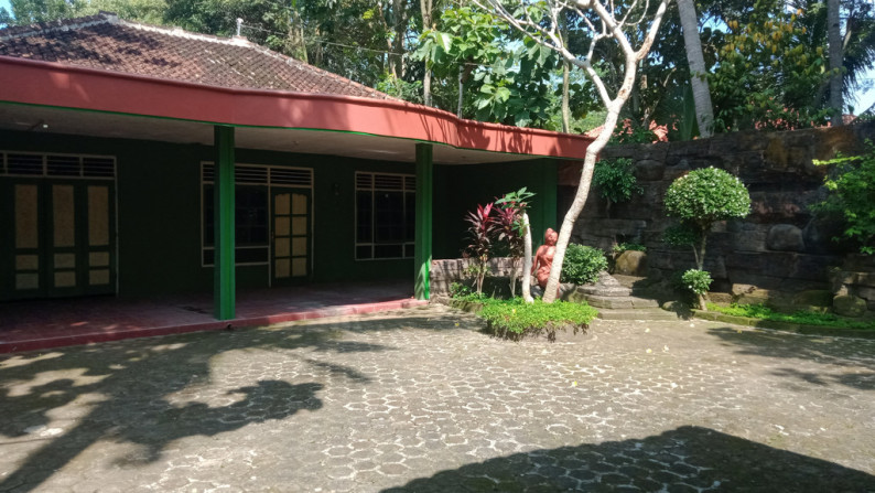 RUMAH TINGGAL DILINGKUNGAN YANG ASRI COCOK UNTUK PENSIUNAN, DI DAERAH SRANDAKAN, BANTUL