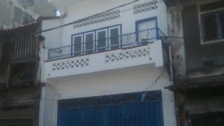 Dijual/Disewa Ruko Area Komersial di Jalan Bunguran, Surabaya