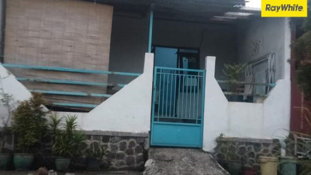 Dijual Rumah di Jalan Panca Warna Kota Baru Driyorejo, Gresik