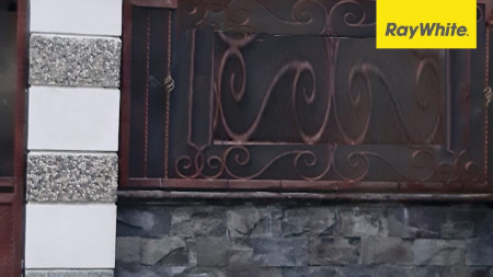 Rumah 2 lantai Dijual di Kebraon Selatan, Surabaya Barat