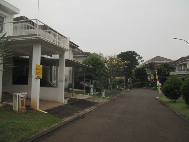 disewa minimal 1 tahun rumah di provence parkland bsd city, rapih, bersih, terawat, strategis, siap huni