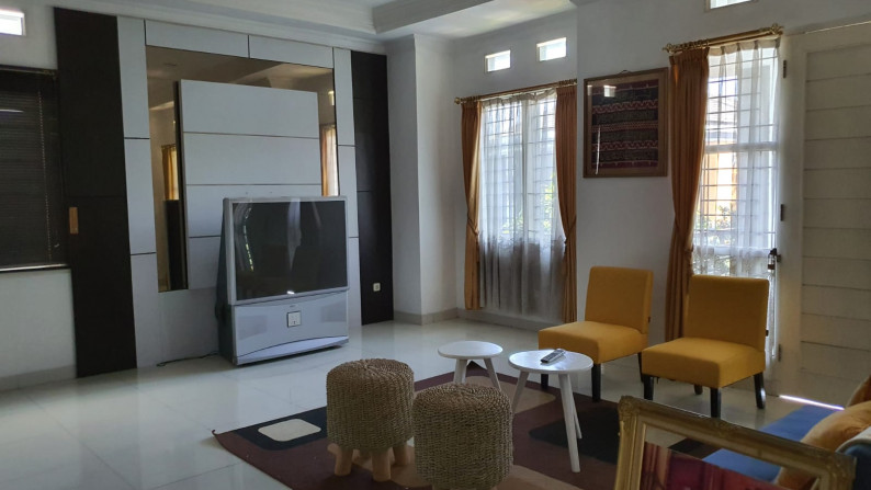 Dijual Rumah Tinggal 2 Lantai di daerah Pasteur Kota Bandung