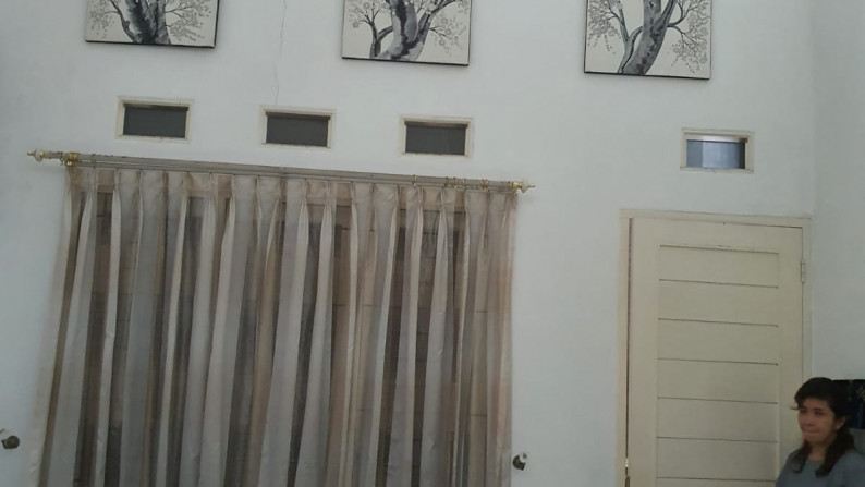 Dijual Rumah Tinggal 2 Lantai di daerah Pasteur Kota Bandung