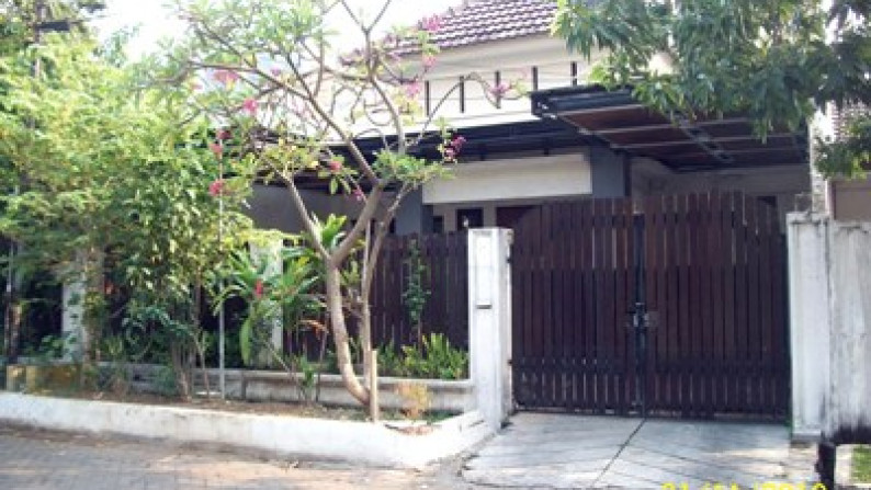 Rumah di Kutisari Indah Utara, Minimalis, Bagus + Terawat, Row Jalan depan Lebar + Paving, Semi Furnished, Siap Huni - LIA -