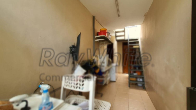 Rumah Bagus Pulomas Barat 2 lantai Hook Siap Huni