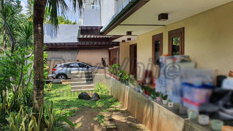 Rumah Bagus Pulomas Barat 2 lantai Hook Siap Huni