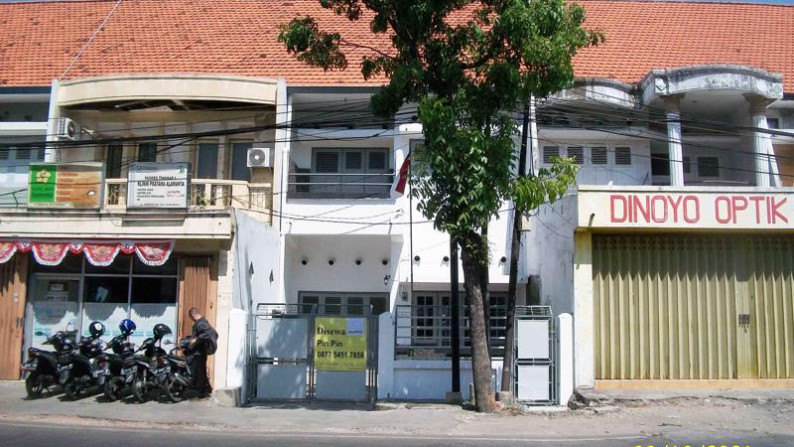 Rumah di Jl. Sunda (Ex. Jl. Dinoyo), Pusat Kota Surabaya, Nol Jalan Raya, Cocok untuk usaha Cafe, dsb - PP -