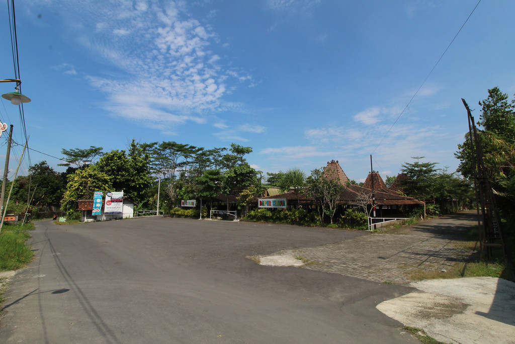 RUANG USAHA SELUAS 8000 METER PERSEGI, DIKAWASAN JL KALIURANG KM 10, SLEMAN