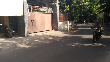 Dijual Rumah dan Gudang di Jalan Raya Kalijudan, Surabaya