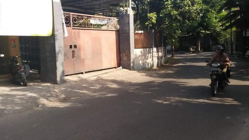 Dijual Rumah dan Gudang di Jalan Raya Kalijudan, Surabaya