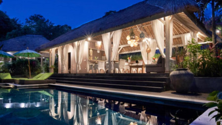 Tranquil 1 Bedroom Suites 240m2  in a Chic Boutique Resort 1436m2 only 7 minutes to Canggu Beaches