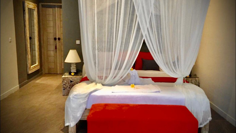 Tranquil 1 Bedroom Suites 240m2  in a Chic Boutique Resort 1436m2 only 7 minutes to Canggu Beaches