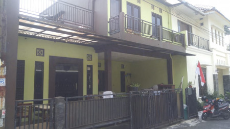 RUMAH 2 LANTAI DI PERUM PURWO ELOK, PURWOMARTANI, KALASAN, SLEMAN