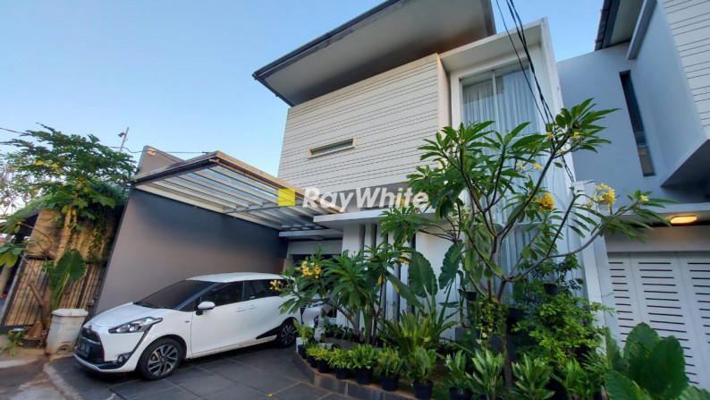 Rumah Cantik Rapi Dalam Town House di Kemang