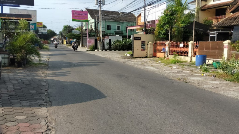 RUMAH TINGGAL UTARA TERMINAL CONCATUR, JL ANGGAJAYA, SLEMAN