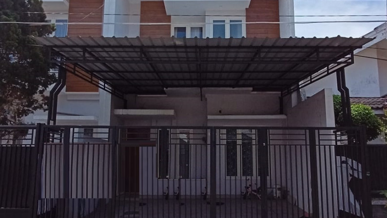 Dijual Rumah 2 lantai di Klampis Semolo Barat, Surabaya