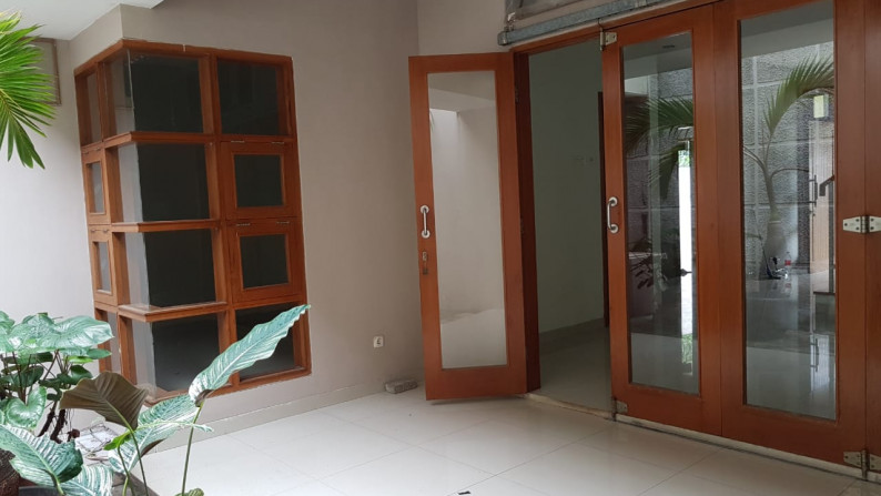 Lebak bulus, Villa cinere Mas  rumah cantik murah dekat ke MRT Lebak Bulus