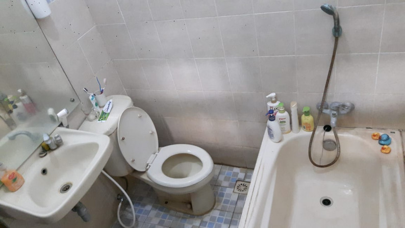 RUMAH TINGGAL DI DALAM PERUMAHAN PREMIUM, AMBARUKMO REGENCY