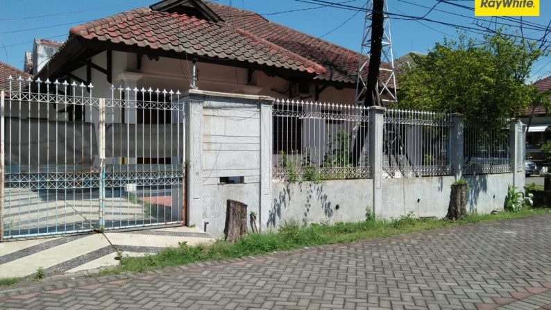 Disewakan Rumah Hook di Satelit Indah, Surabaya