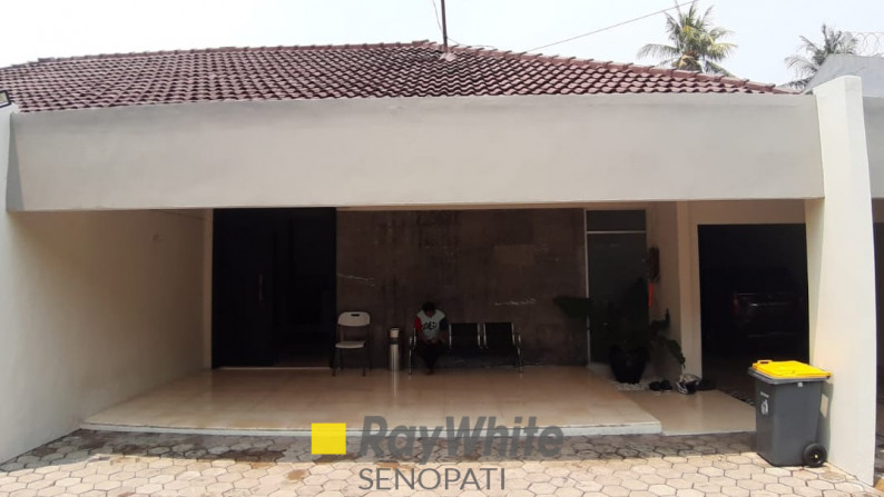 DISEWA RUMAH JL DHARMAWANGSA KEBAYORAN BARU JAKARTA SELATAN