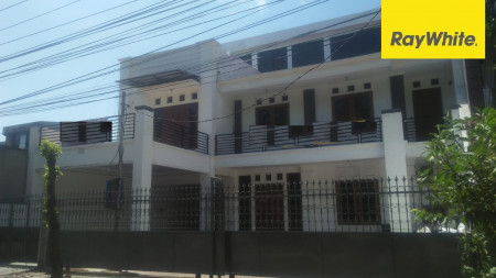 Rumah 2 lantai Disewakan di Jalan Perak Barat, Surabaya