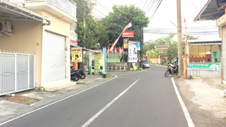 TANAH PEKARANGAN STRATEGIS SELUAS 128 METER PERSEGI, DI JL KLASEMAN RAYA