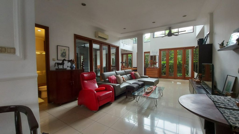 Rumah Minimalis Tropis 2 Lantai di Pondok Indah