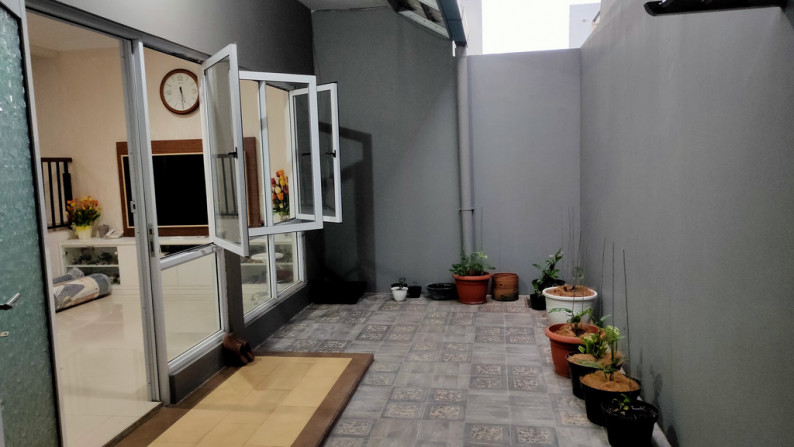 Disewakan rumah clister baru dekat penabur semi furnished