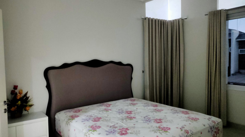 Disewakan rumah clister baru dekat penabur semi furnished